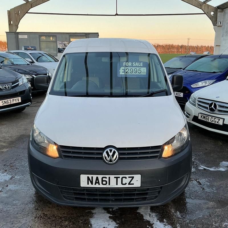 Used VW Caddy 102 HP (75 kW) 2011 White MPV
