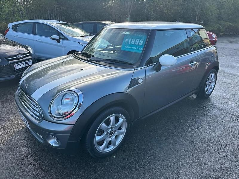 Usado Mini Cooper Hatch 122 CV (89 kW) 2010 Gris Utilitario