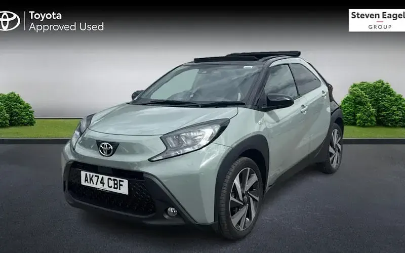 Used Toyota Aygo X 72 HP (52 kW) 2024 Green SUV