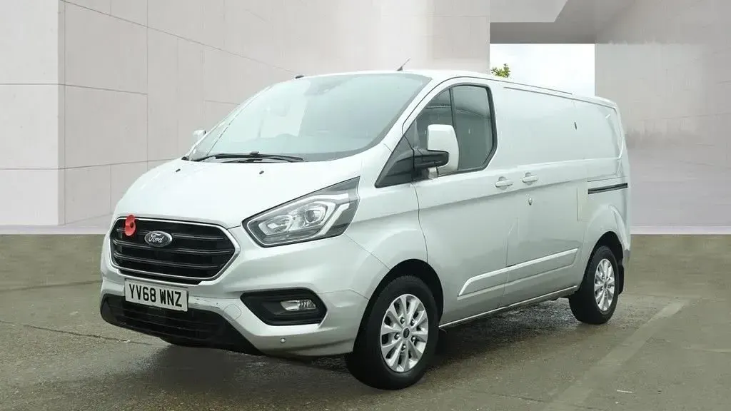 Used Ford Transit Custom Limited 130 HP (95 kW) 2019 Silver Van