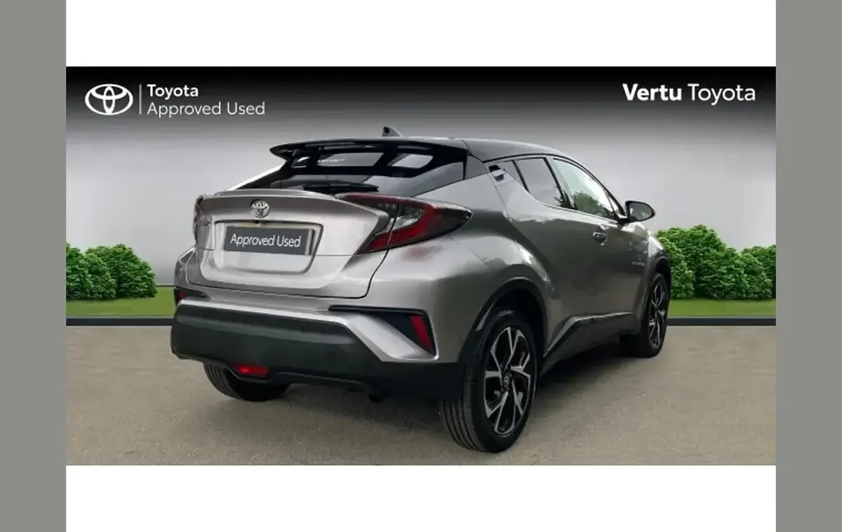Used Toyota C-HR 116 HP (85 kW) 2017 Silver SUV
