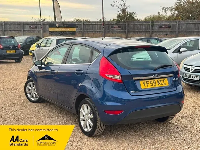 Used Ford Fiesta Zetec 96 HP (70 kW) 2010 Blue Hatchback