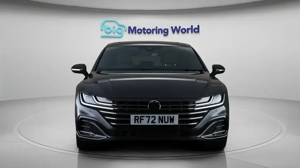 Usado VW Arteon R-line 190 HP (139 kW) 2023 Cinzento Carrinha