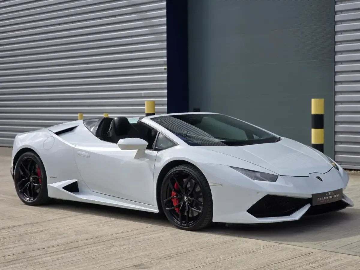 Used Lamborghini Huracán 610 HP (448 kW) 2016 White Cabriolet