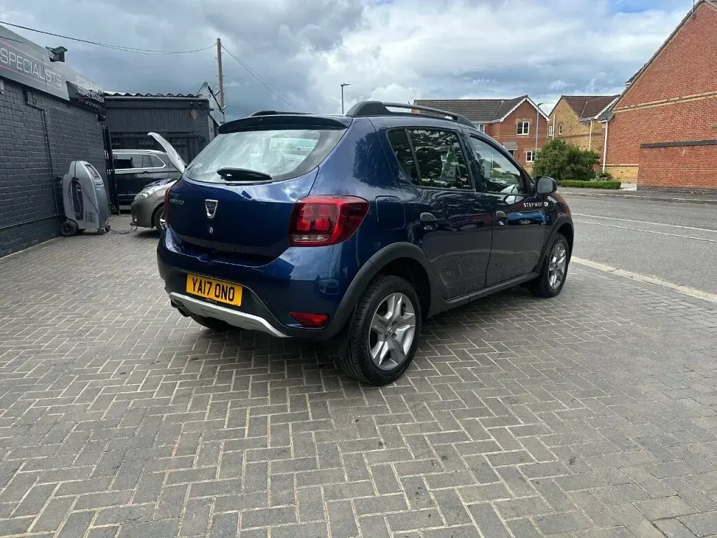 Used Dacia Sandero Ambiance 90 HP (66 kW) 2017 Blue Hatchback