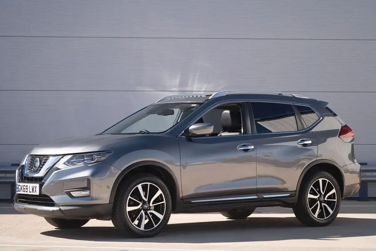 Used Nissan X-Trail Tekna 150 HP (110 kW) 2019 Grey SUV