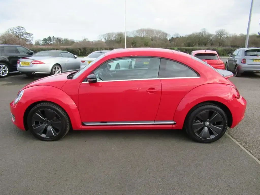 Used VW Beetle Sportline 150 HP (110 kW) 2015 Red Hatchback
