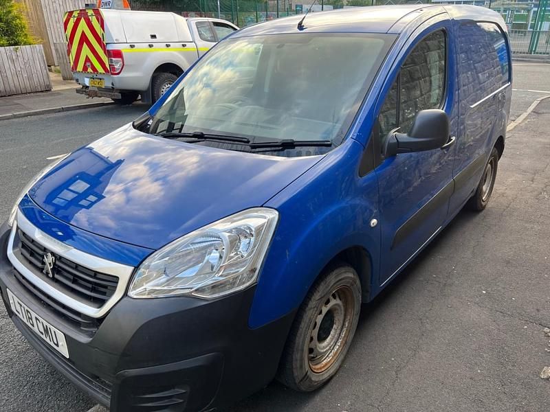 Used Peugeot Partner S 2018 Blue MPV