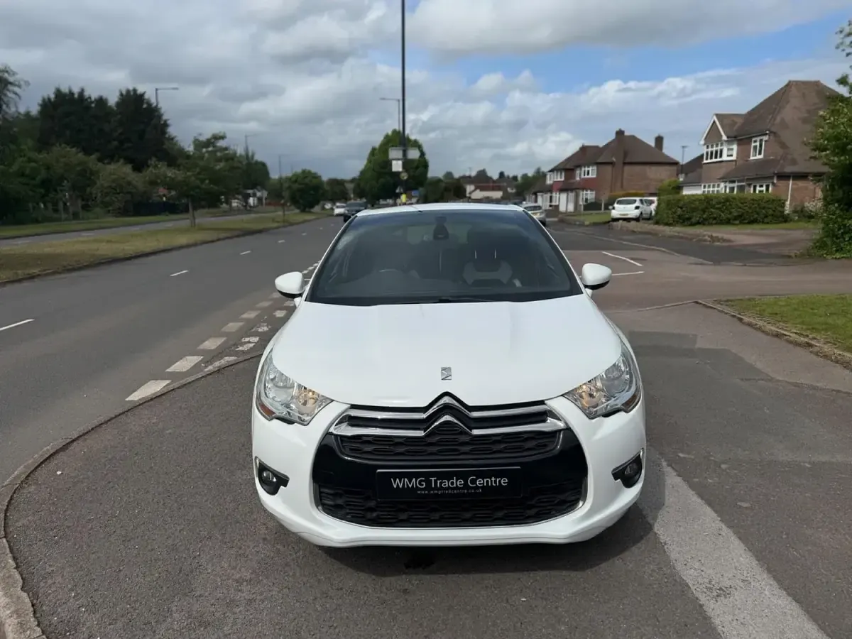 Used Citroën DS4 2014 White Hatchback