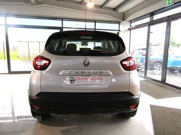 Used Renault Captur Play 90 HP (66 kW) 2019 Silver/black SUV