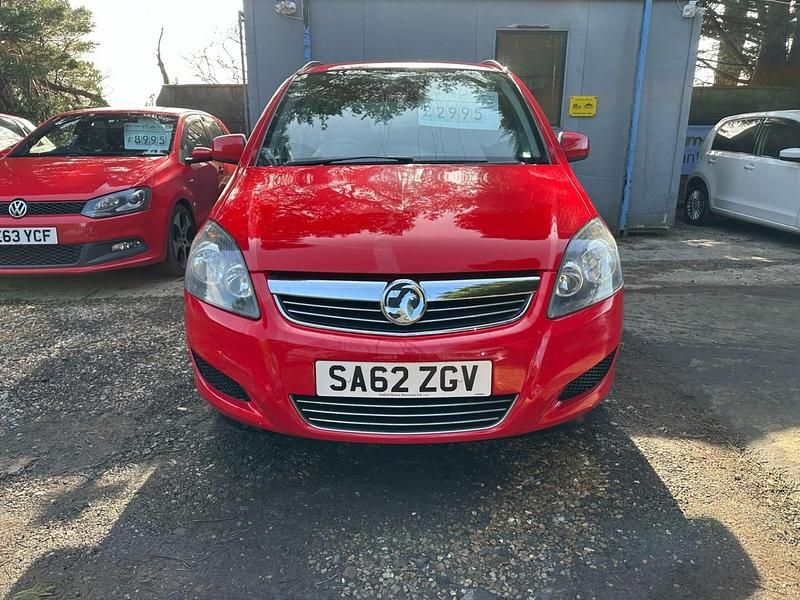 Used Vauxhall Zafira 115 HP (84 kW) 2012 Red MPV