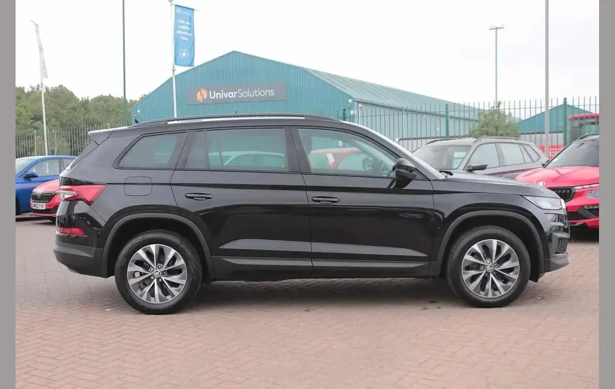 Used Skoda Kodiaq SE Drive 147 HP (108 kW) 2023 Black magic pearl effect SUV