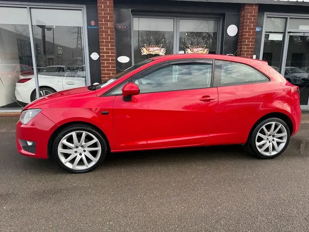 Used Seat Ibiza FR Sport 105 HP (77 kW) 2014 Red Coupe