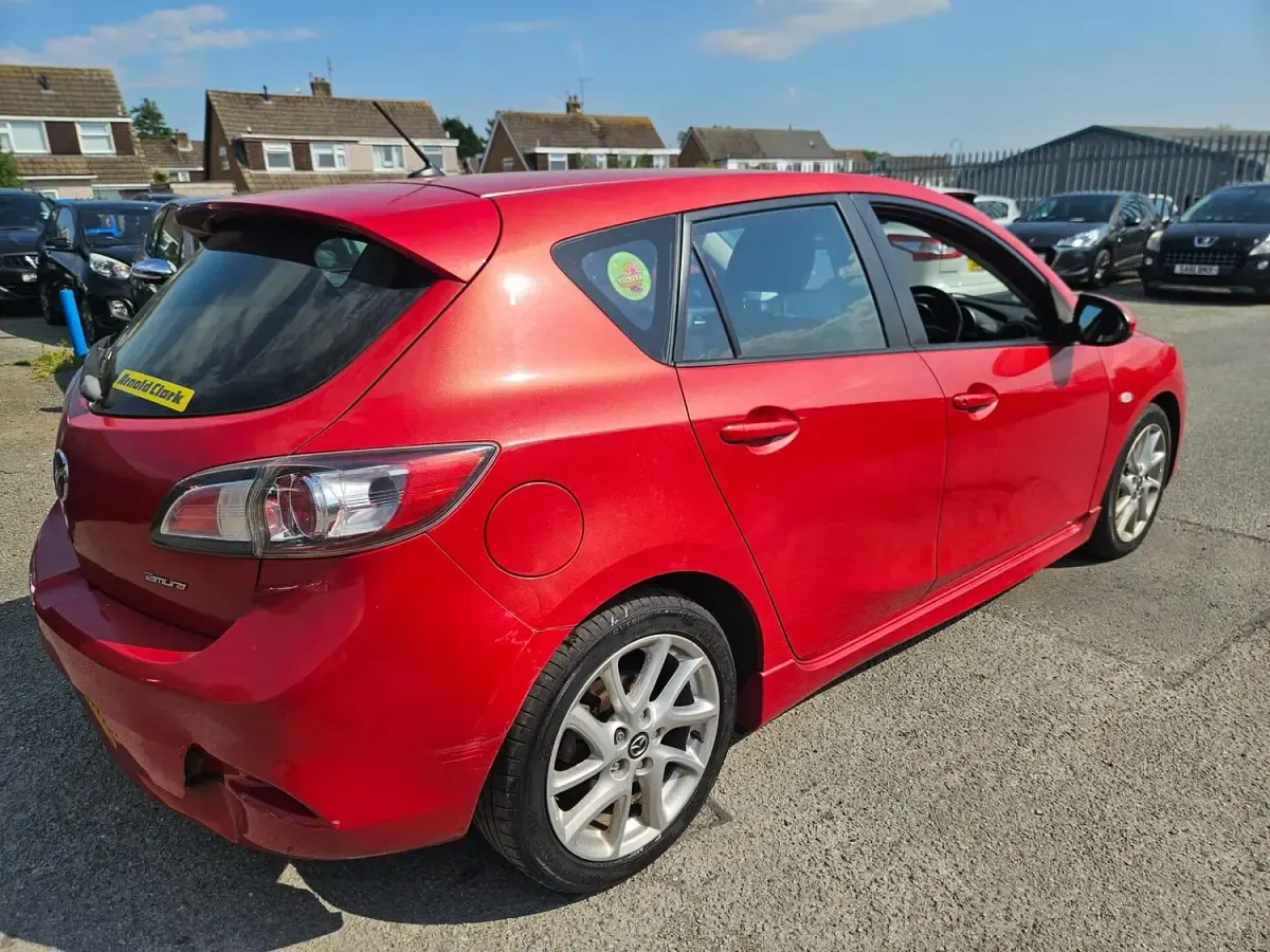 Used Mazda 3 2012 Red Hatchback