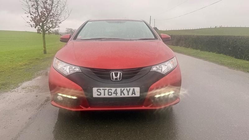 Used Honda Civic SE Plus 2014 Red Hatchback
