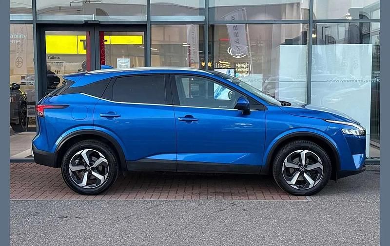 Used Nissan Qashqai N-Connecta 138 HP (101 kW) 2022 Blue SUV