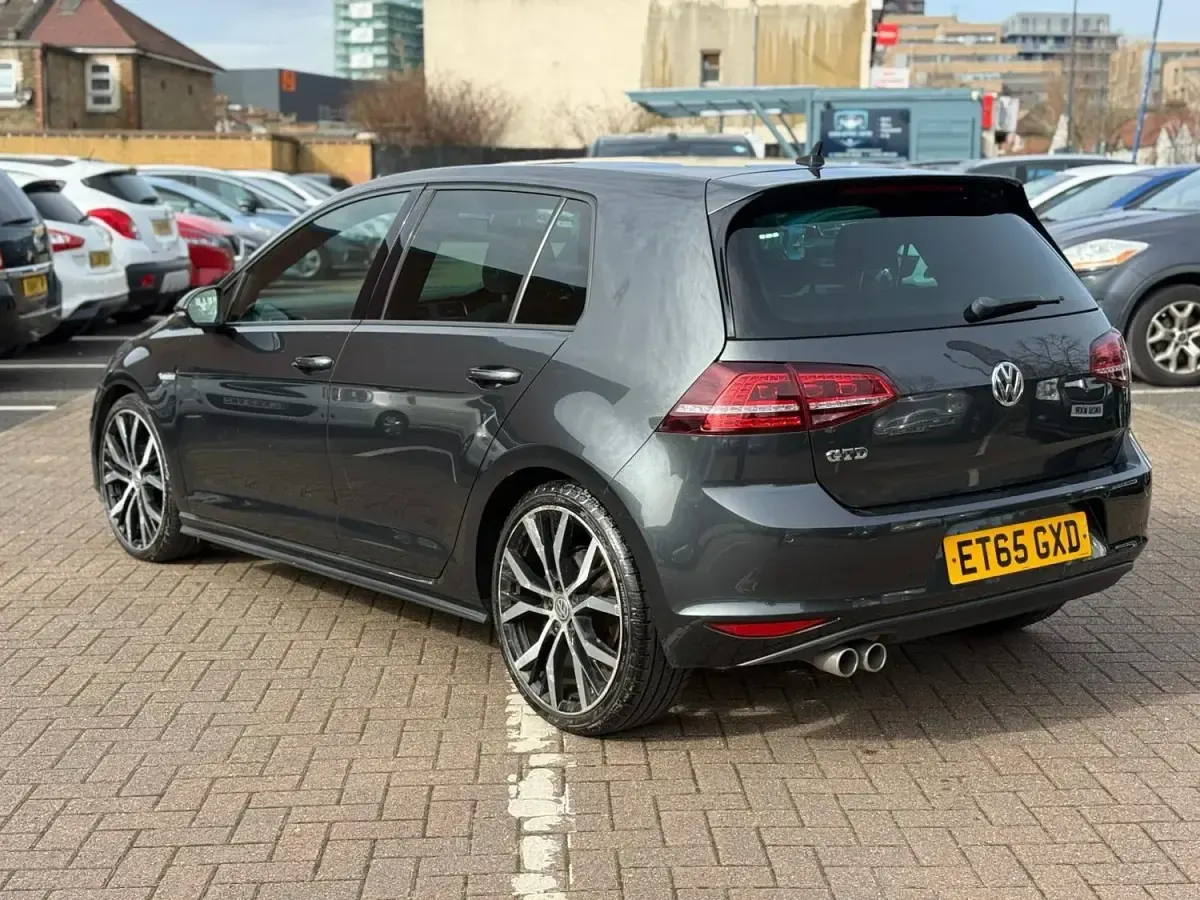 Begagnad VW Golf VII GTD 184 HK (135 kW) 2016 Grå Halvkombi