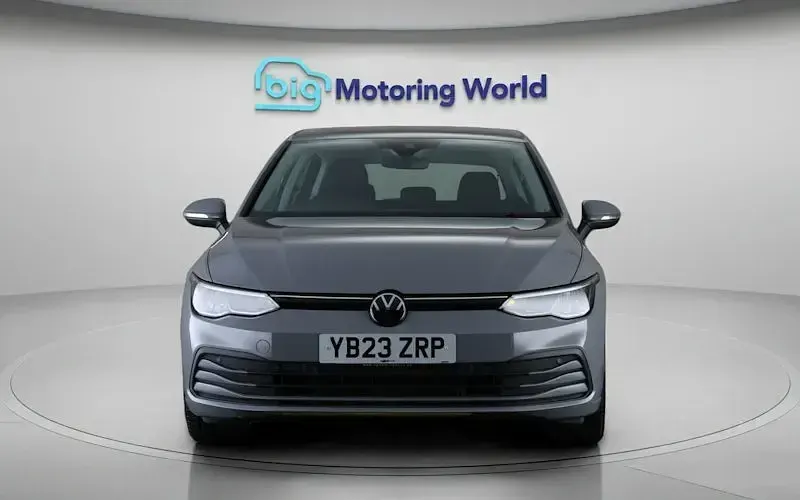 Usado VW Golf VIII S 116 HP (85 kW) 2023 Cinzento Citadino