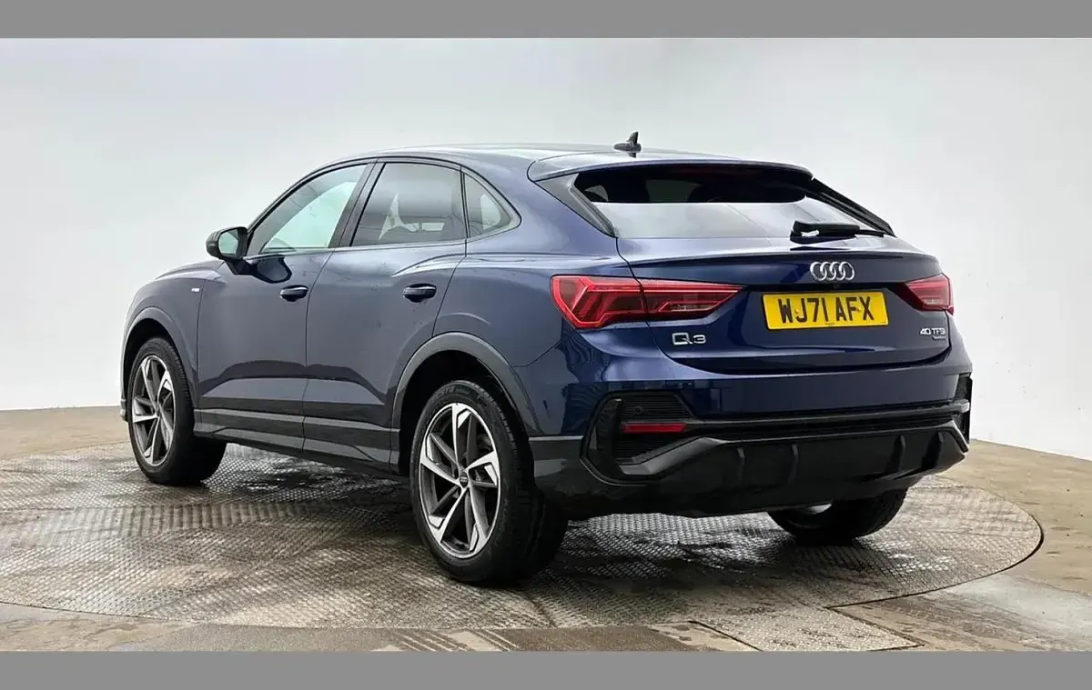 Used Audi Q3 Black Edition 187 HP (137 kW) 2021 Blue SUV