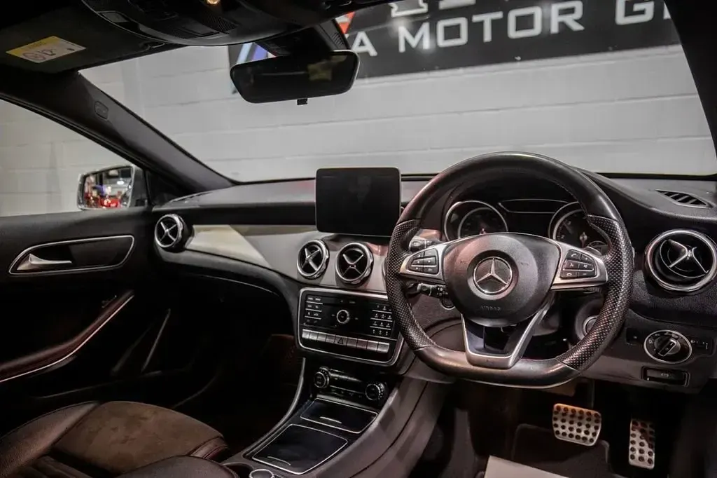 Usado Mercedes GLA220 Executive 177 HP (130 kW) 2017 Cinzento SUV
