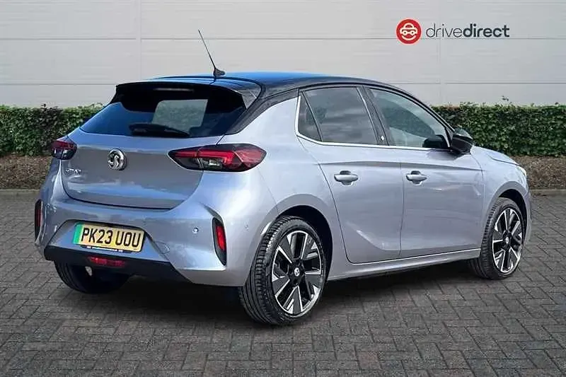 Usado Vauxhall Corsa-e Ultimate 100 kW (136 HP) 2023 Cinzento Citadino
