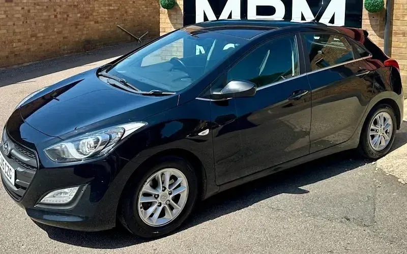 Used Hyundai i30 SE 110 HP (80 kW) 2015 Black Hatchback