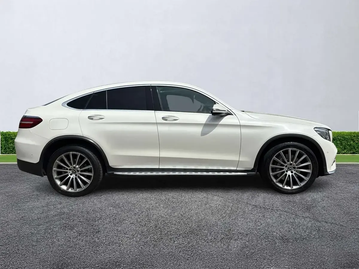 Used Mercedes GLC220 AMG Line Premium 2018 White SUV