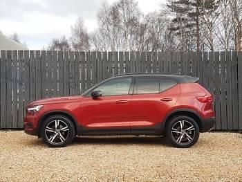Used Volvo XC40 R-Design 163 HP (119 kW) 2020 Red SUV