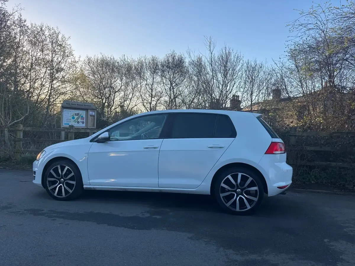 Used VW Golf VII SE 2013 White Hatchback