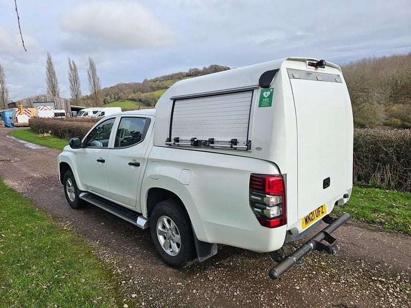 Usado Mitsubishi L200 150 HP (110 kW) 2021 Branco Pickup