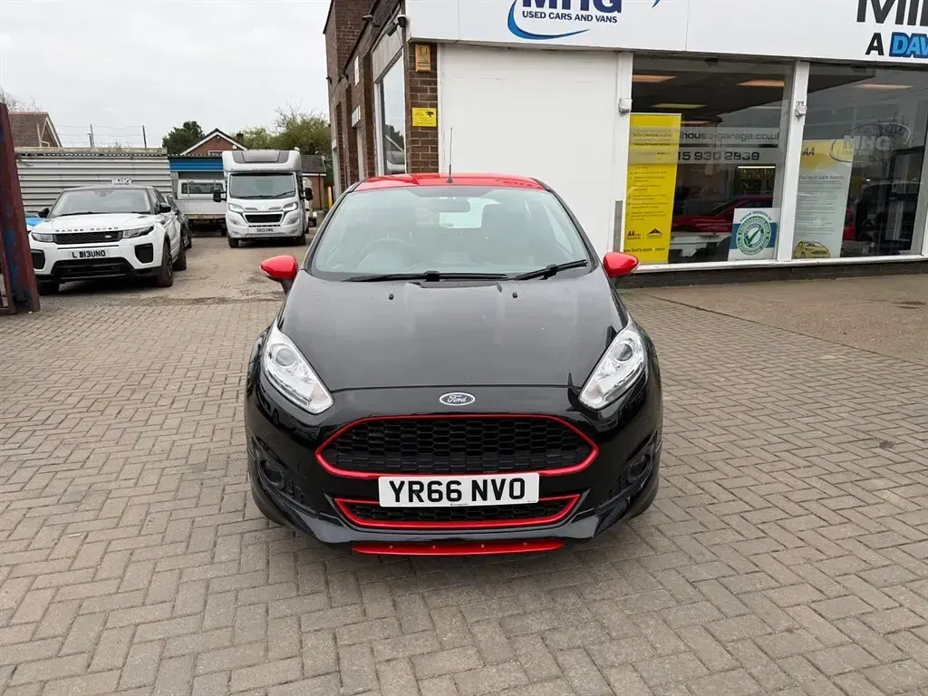 Used Ford Fiesta ST-Line 140 HP (102 kW) 2016 Black Hatchback