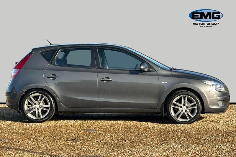 Grey Used 2007 Hyundai i30 Premium Hatchback | £2,490 (Good price) - Image 1/1