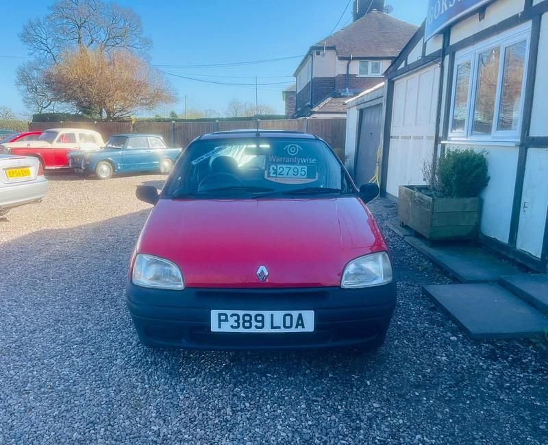Used Renault Clio 1997 Red Hatchback