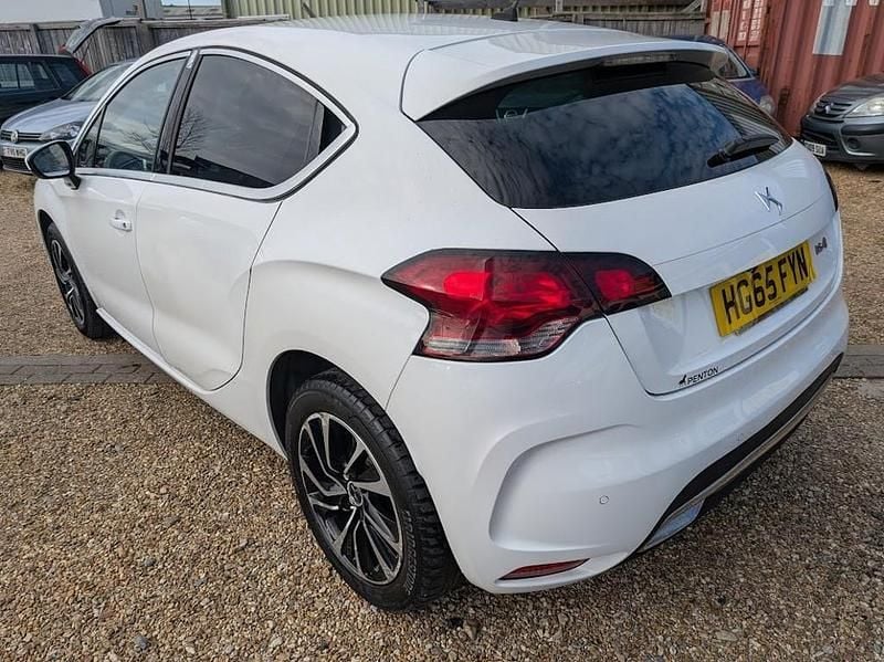Used DS Automobiles DS4 2016 White Hatchback
