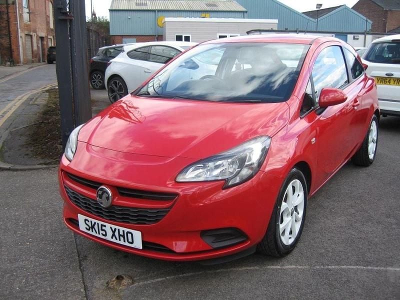 Used Vauxhall Corsa 69 HP (50 kW) 2015 Red Hatchback