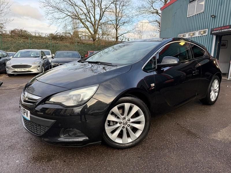 Black Used 2016 Vauxhall Astra GTC SRi Hatchback | £6,440 (Fair price) - Image 1/4