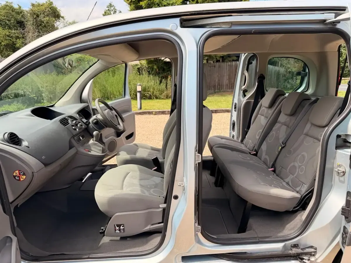 Used Renault Kangoo Expression 106 HP (77 kW) 2010 Grey MPV