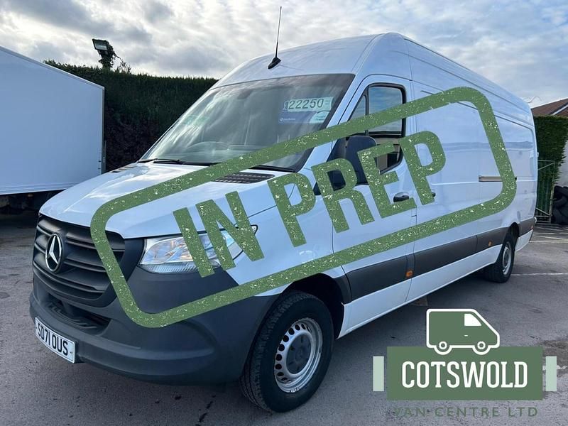 Used Mercedes Sprinter Progressive 148 HP (108 kW) 2021 White Van