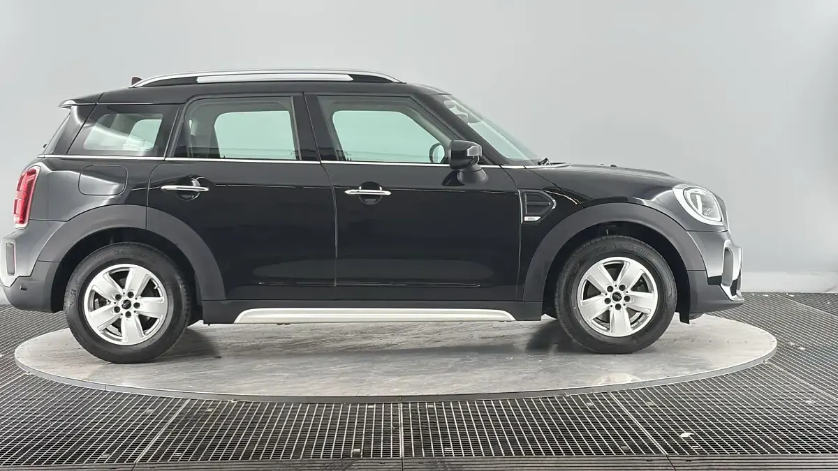 Used Mini Cooper Countryman Classic 134 HP (98 kW) 2022 Black SUV