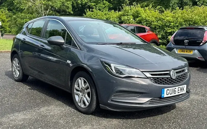 Second-hand Vauxhall Astra Design Edition 101 CP (74 kW) 2018 Hatchback