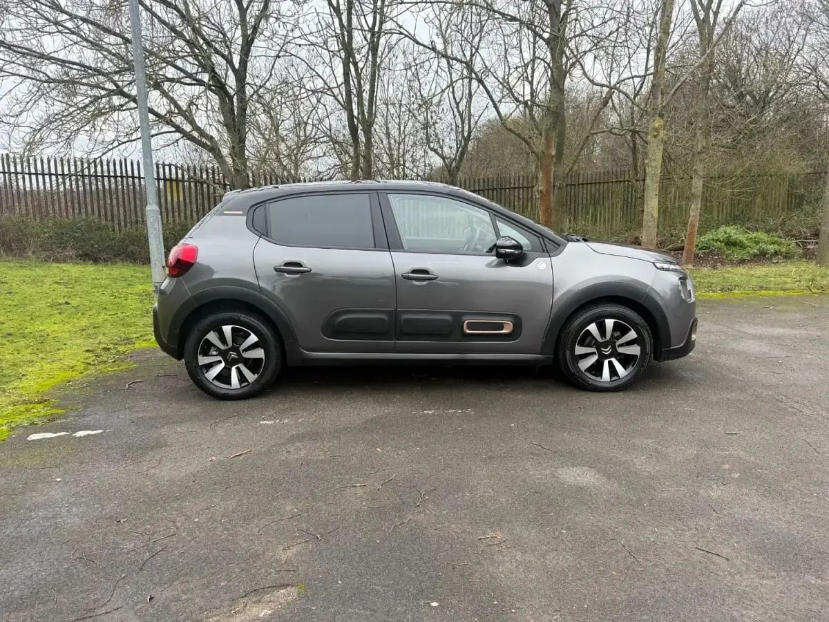 Usado Citroën C3 PureTech 2023 Cinzento Citadino