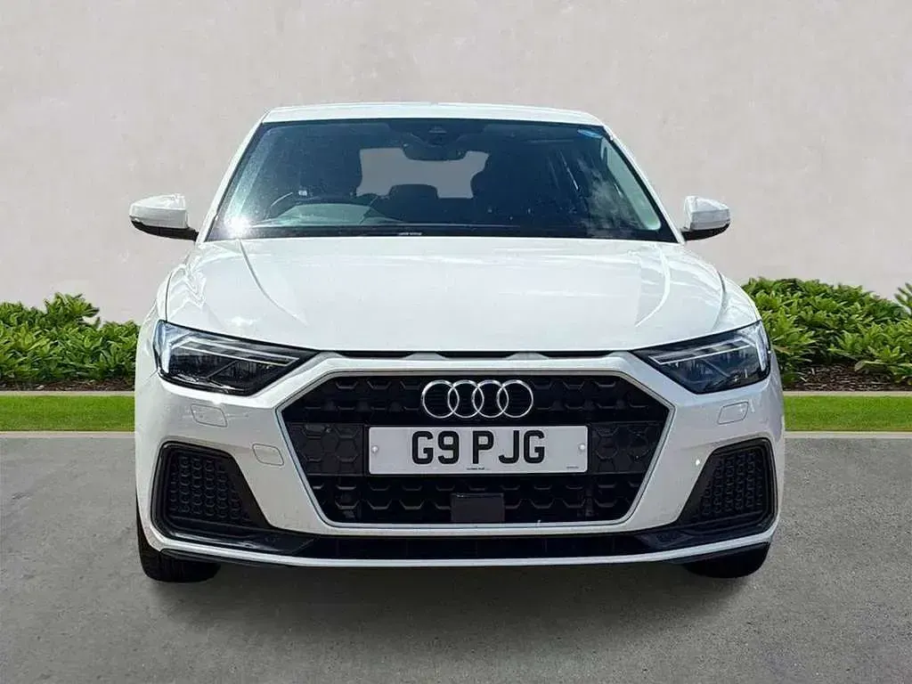 Used Audi A1 Sport 94 HP (69 kW) 2022 White SUV