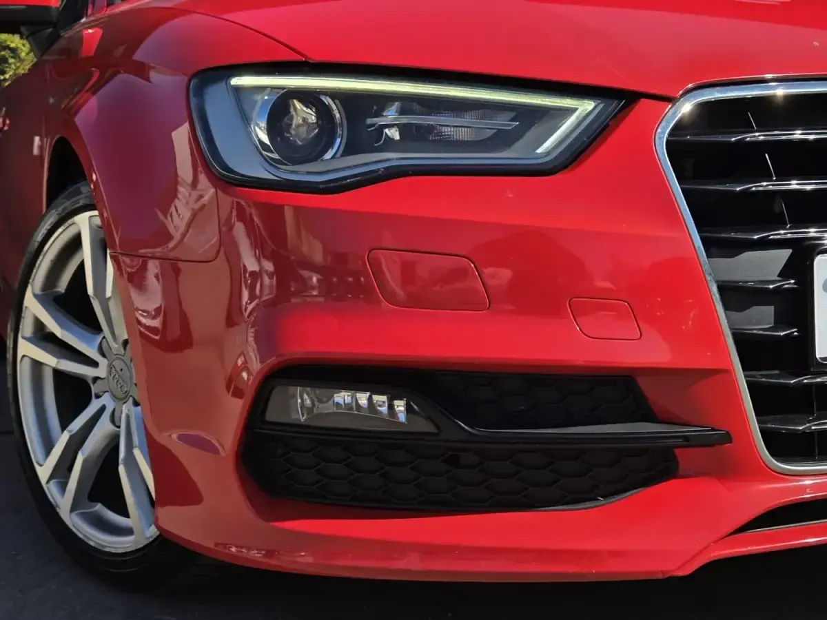 Begagnad Audi A3 S-Line 180 HK (132 kW) 2014 Röd Sedan