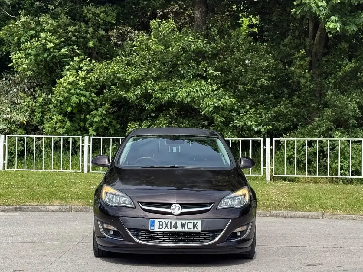 Used Vauxhall Astra Elite 2014 Brown Hatchback