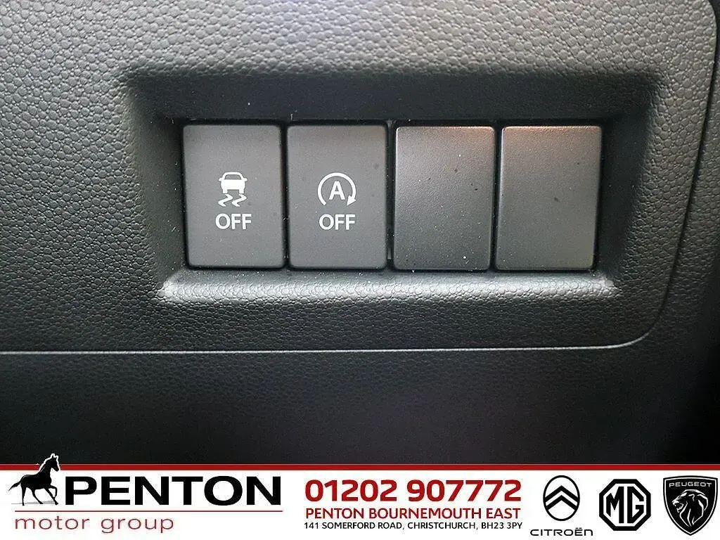 Used Suzuki Ignis SZ-T 91 HP (66 kW) 2021 White SUV