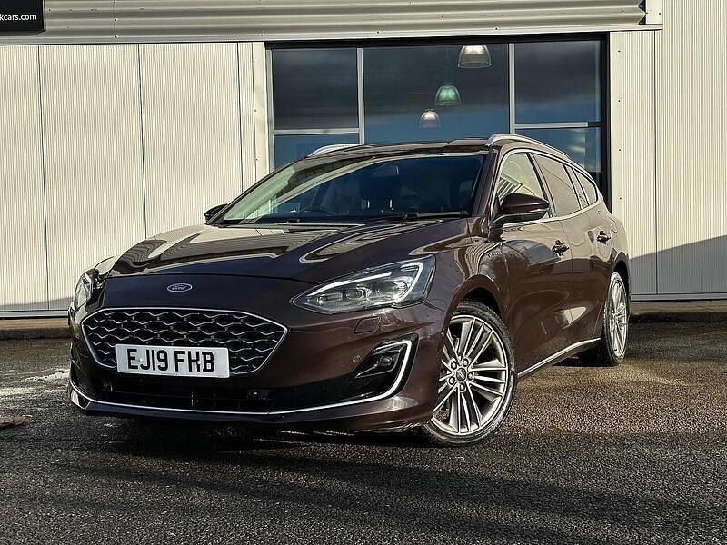 Used Ford Focus Vignale 150 HP (110 kW) 2019 Mauve/purple Estate