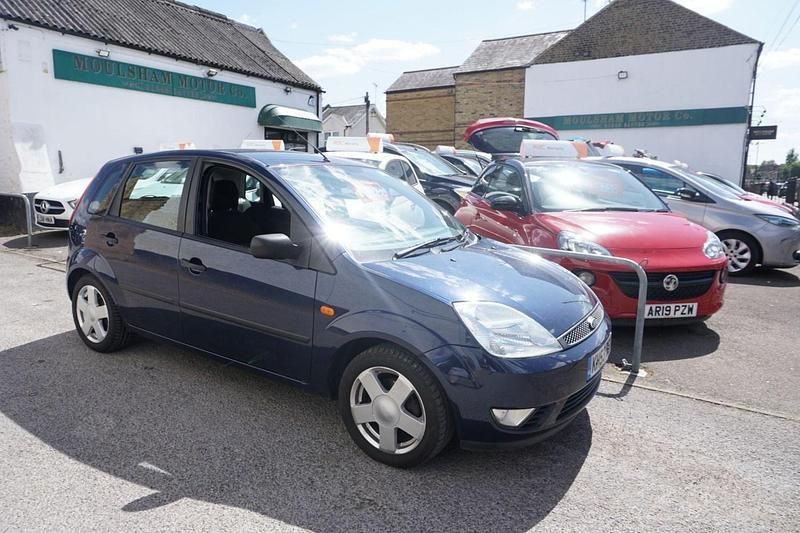 Blue Used 2004 Ford Fiesta Zetec Hatchback | £1,750 (Fair price) - Image 1/4