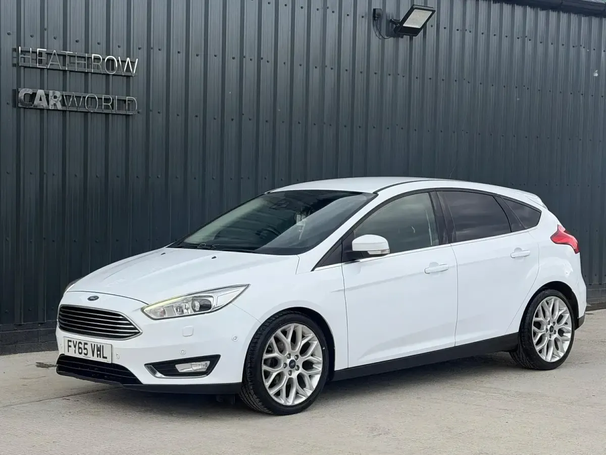 Used Ford Focus Titanium X 120 HP (88 kW) 2015 White Hatchback