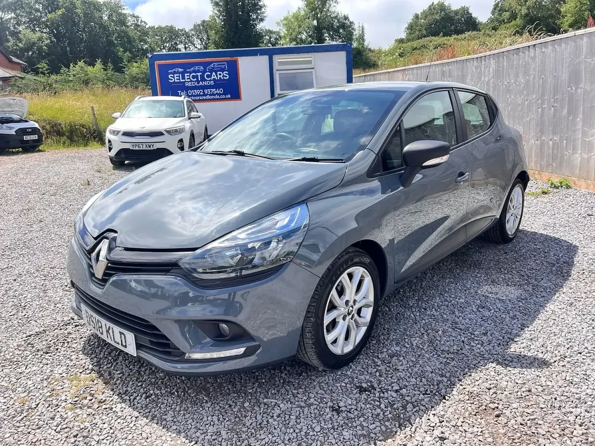 Used Renault Clio Play 75 HP (55 kW) 2018 Grey Hatchback
