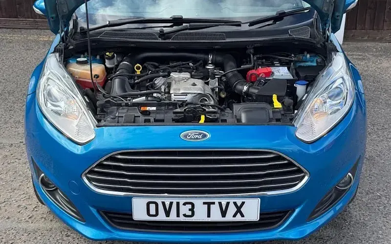 Used Ford Fiesta Zetec 101 HP (74 kW) 2013 Blue Hatchback